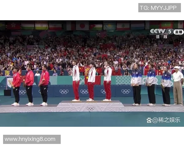 球员身穿国旗庆祝夺冠，感动无数网友